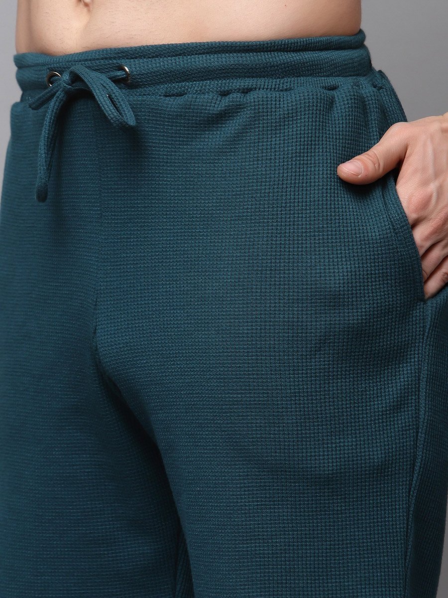 طقم منسق من تيشيرت وشورت محبوك بنمط وافل