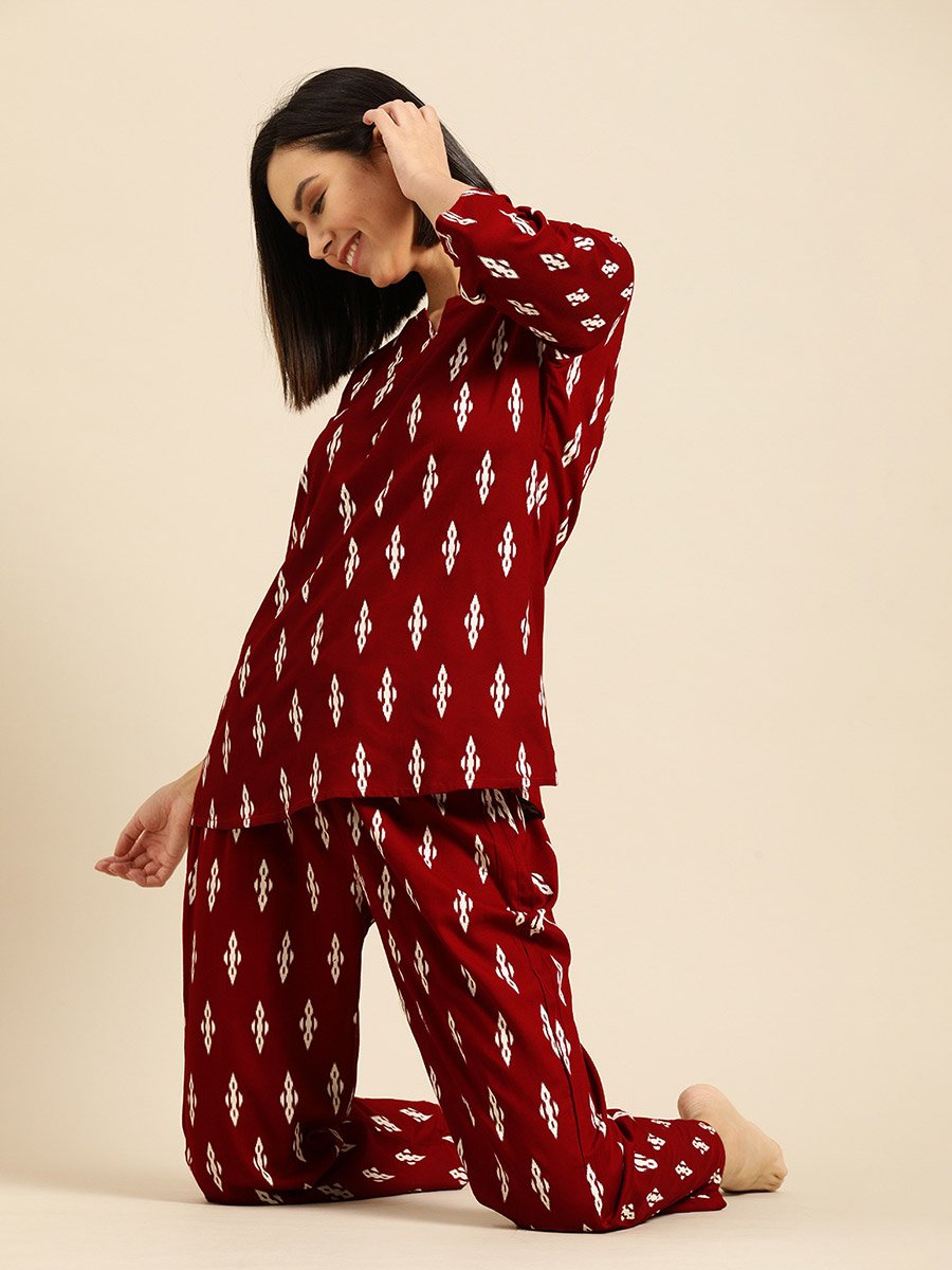 Women Graphic Rayon Top and Pyjama Set