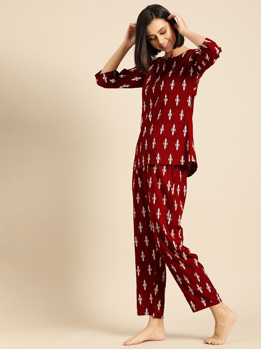 Women Graphic Rayon Top and Pyjama Set