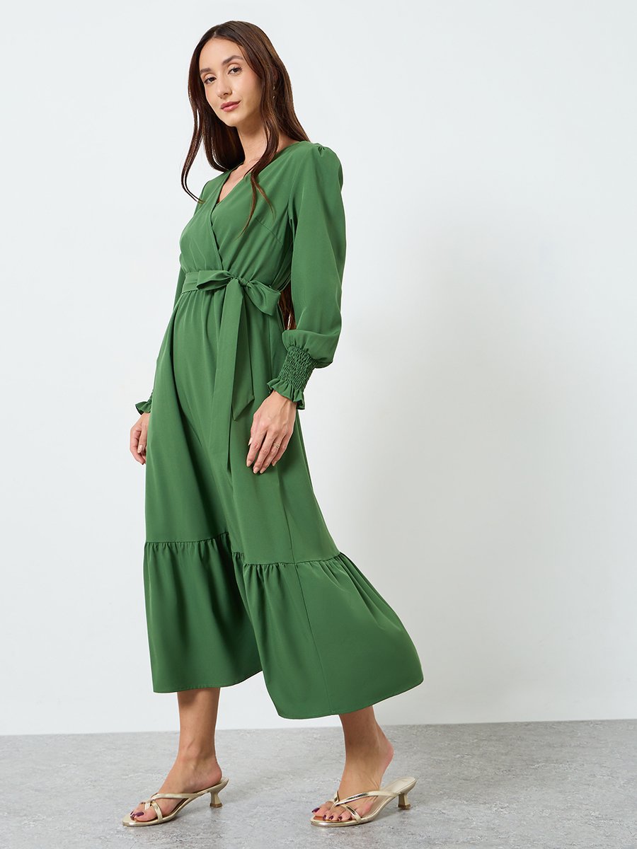 Women Solid V Neck Midi Dress with Tie Belt