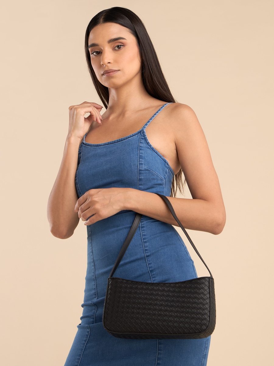 Quilted Shoulder Bag with Zip Closure