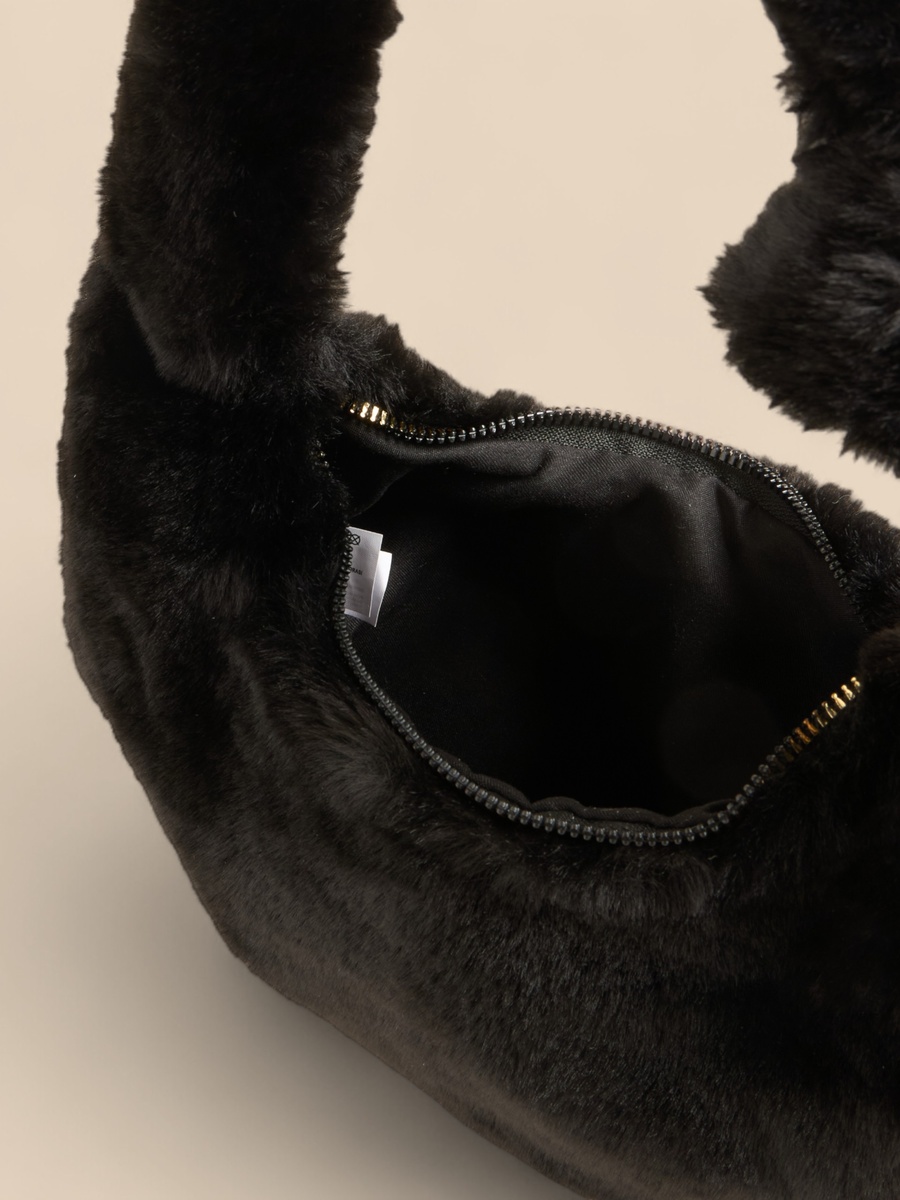 Plush Shoulder Bag with Handle and Zip Closure