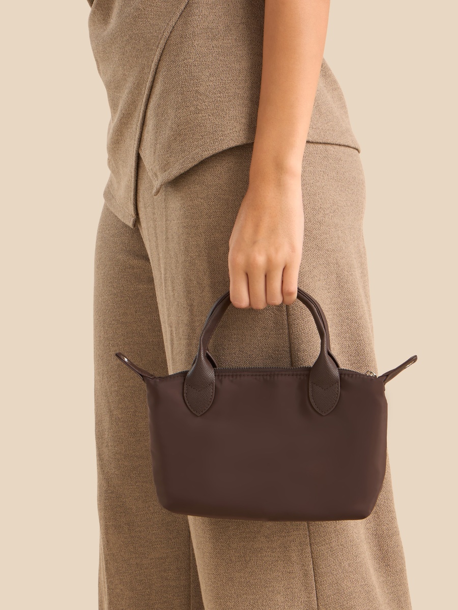 Plain Crossbody Bag with Adjustable Strap and Zip Closure