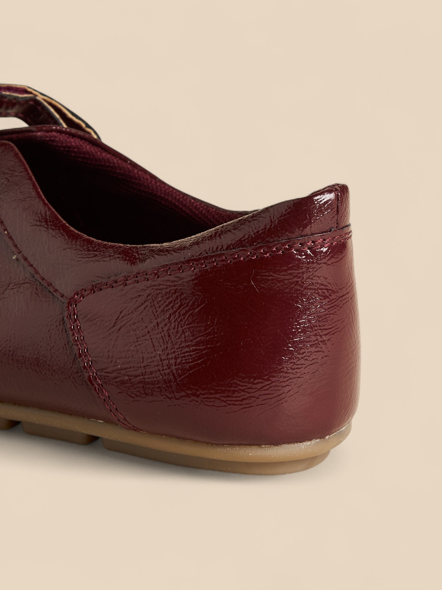Flat Shoes with Hook and Loop Closure