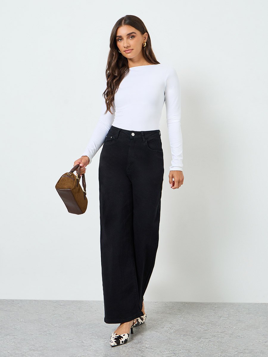 Women Basic Straight Leg Washed Jeans