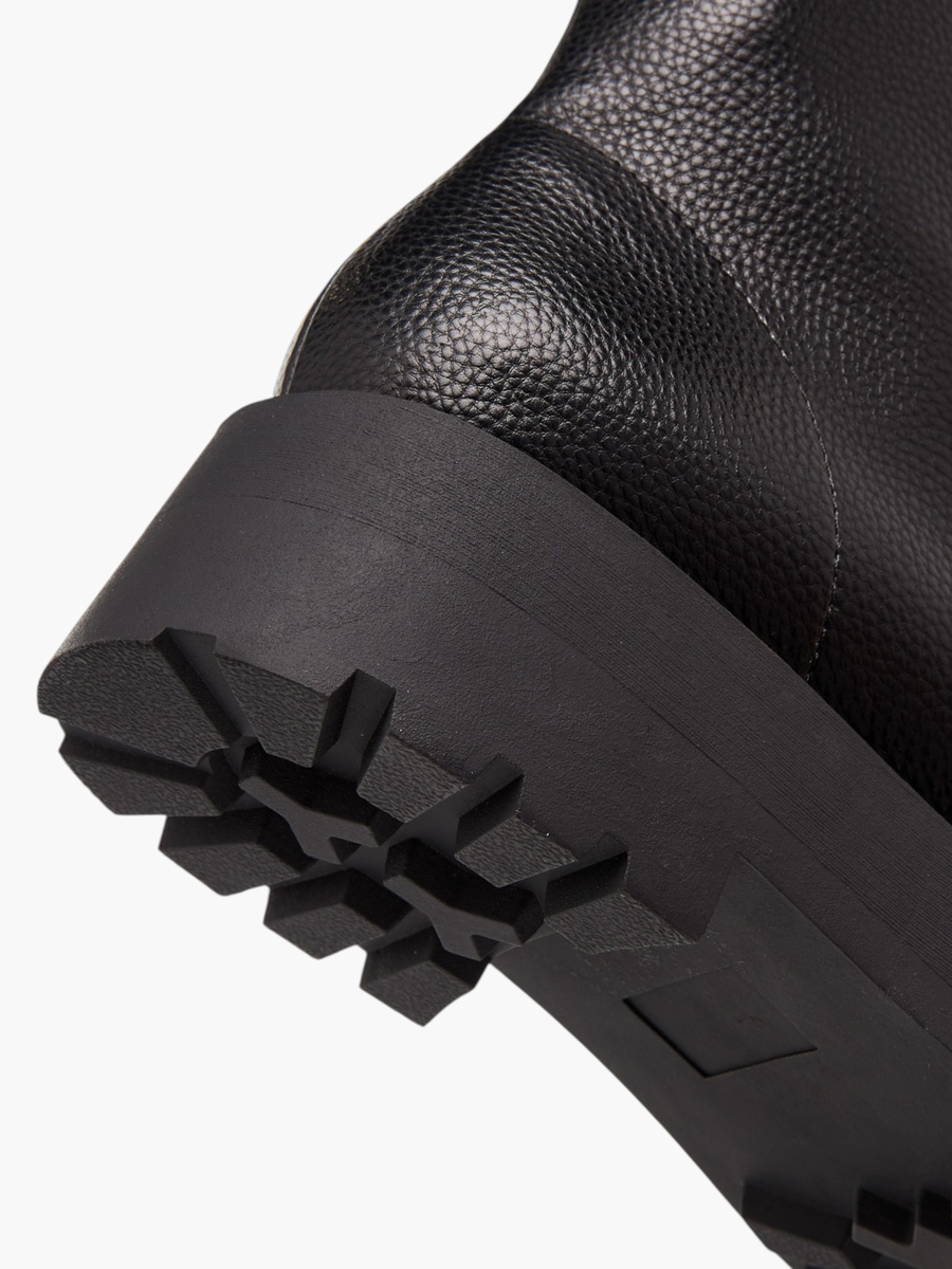 Women Textured Ankle Boots with Zip Closure