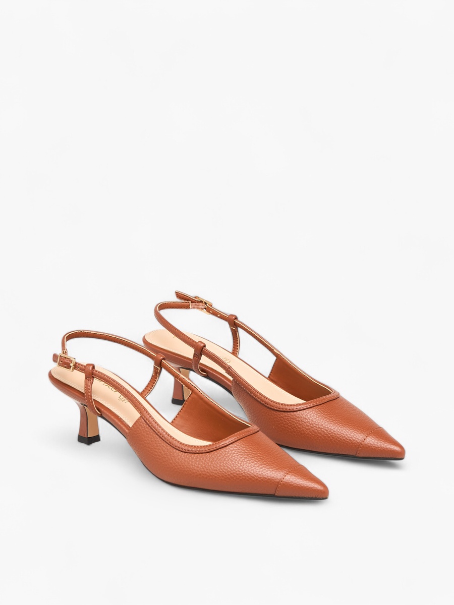 Textured Pointed Toe Shoes with Buckle Closure and Kitten Heels