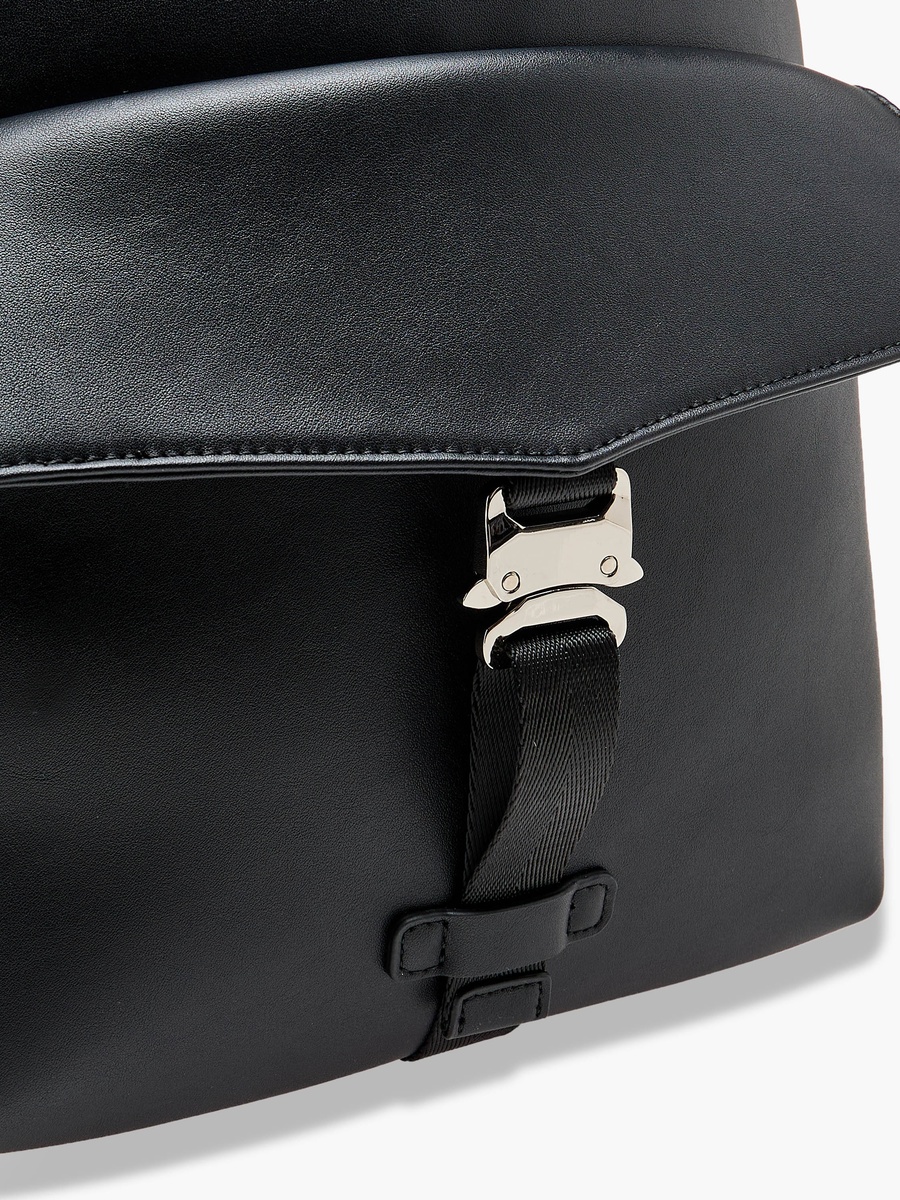 Solid Backpack with Adjustable Shoulder Straps - 31x17x43 cm