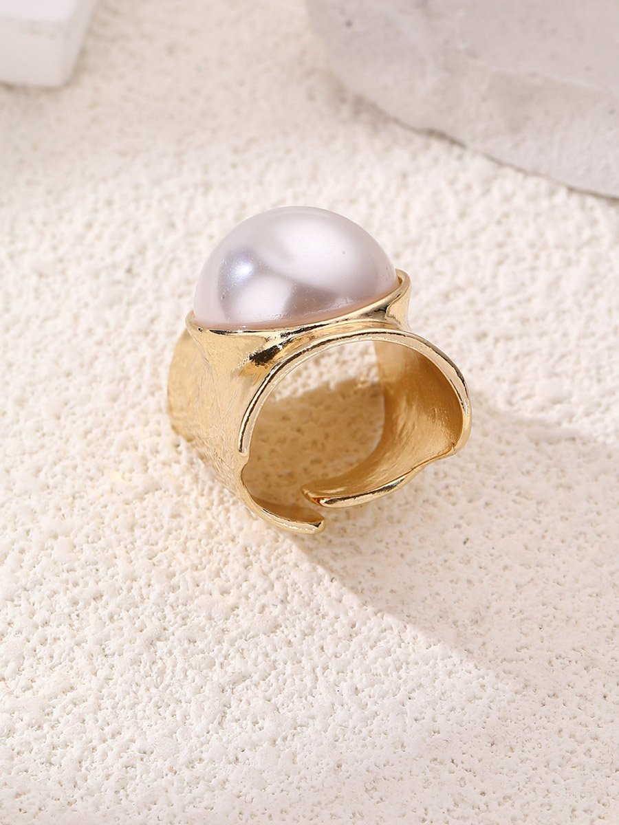 Round Faux Pearl Embellished Ring