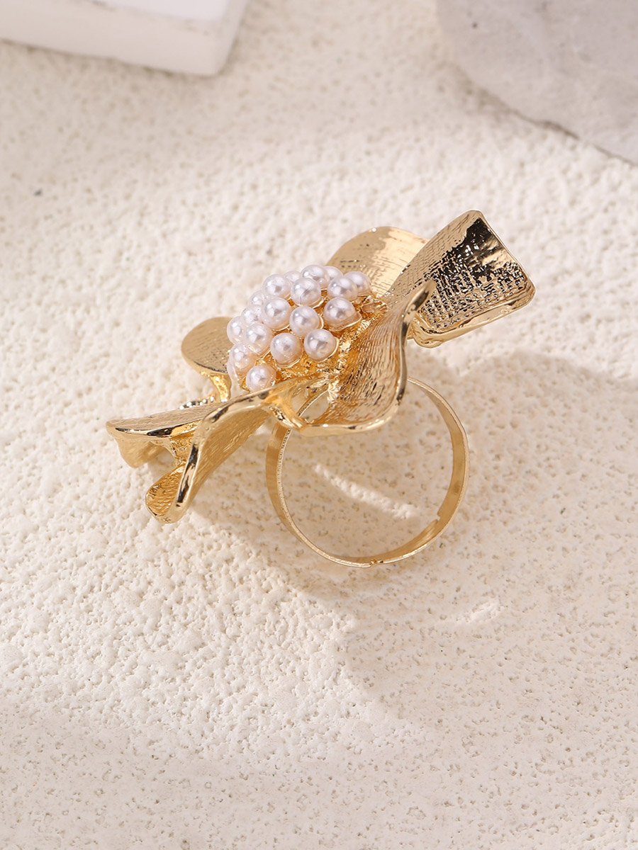 Flower Faux Pearl Embellished Ring