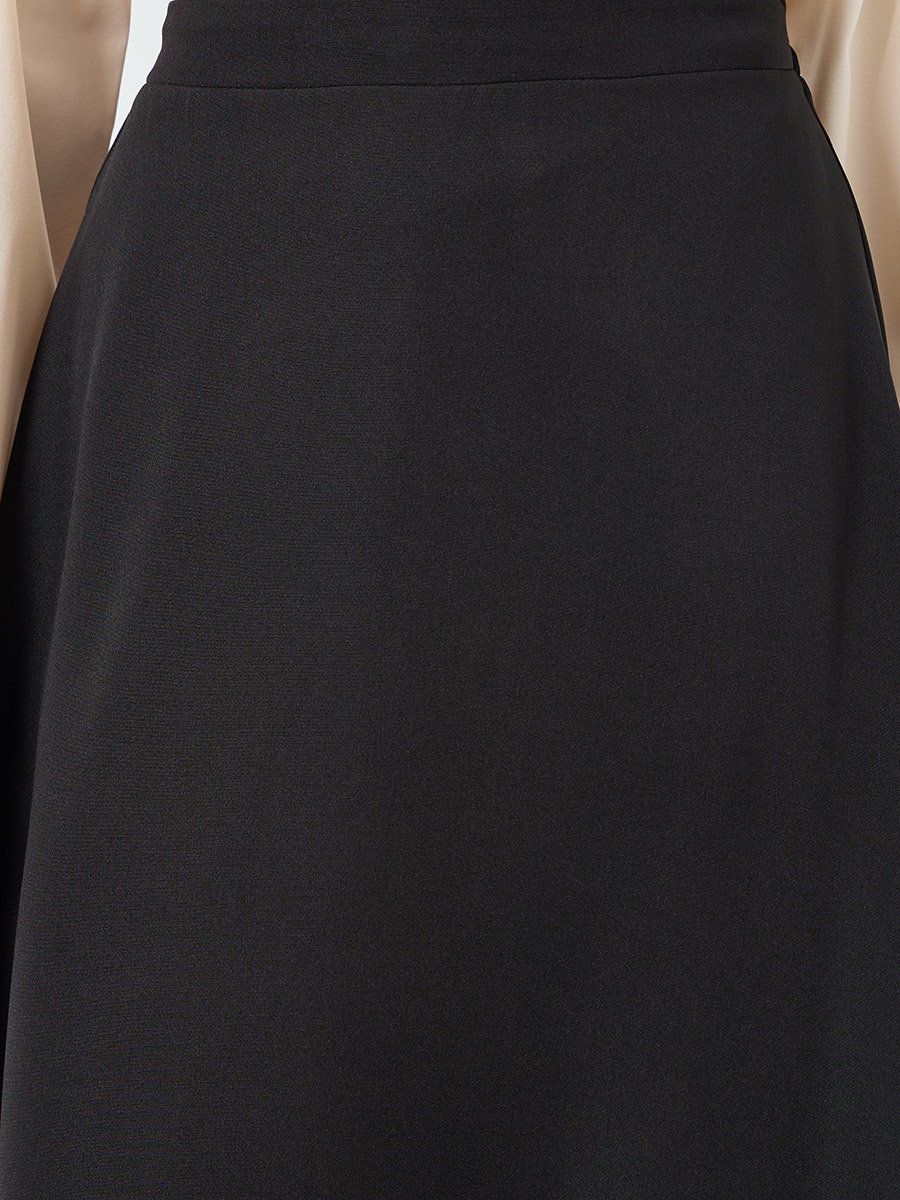 Black Solid A-Line Maxi Skirt
