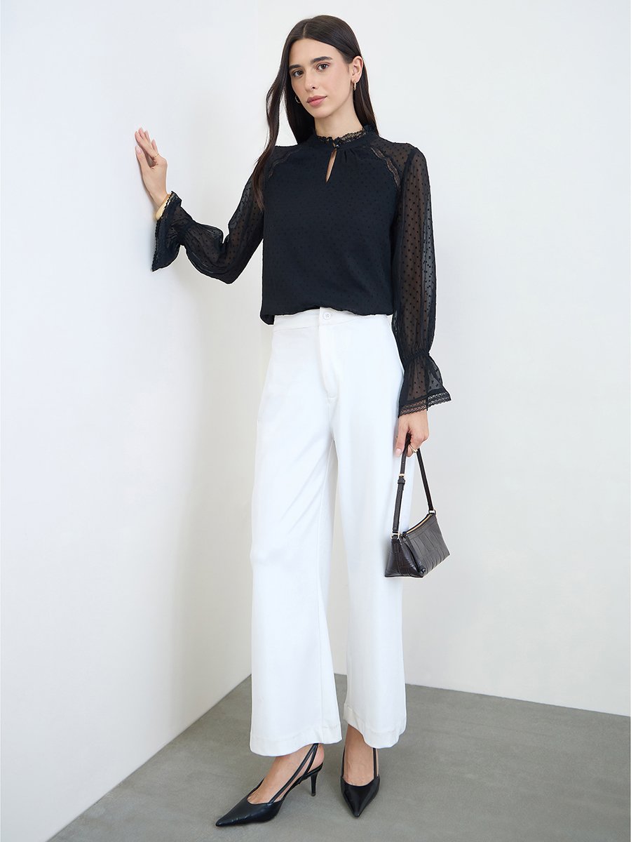 بلوزة دوبي بتفاصيل دانتيل