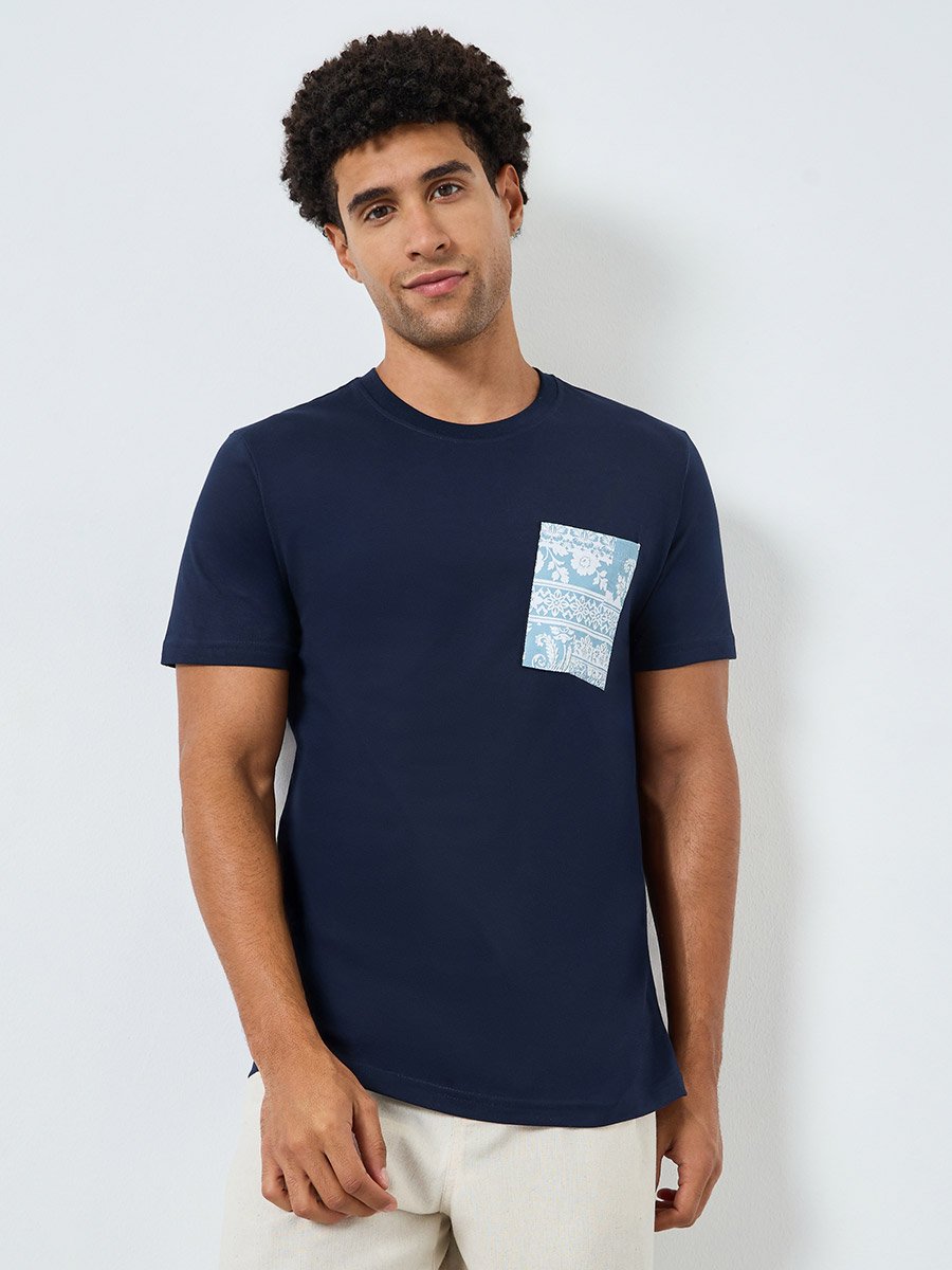 Men Regular Paisley Pocket Print T-Shirt