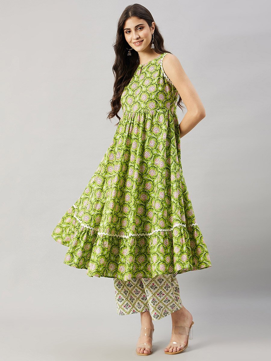 Woman Green Printed Flared Kurta with Trousers Set