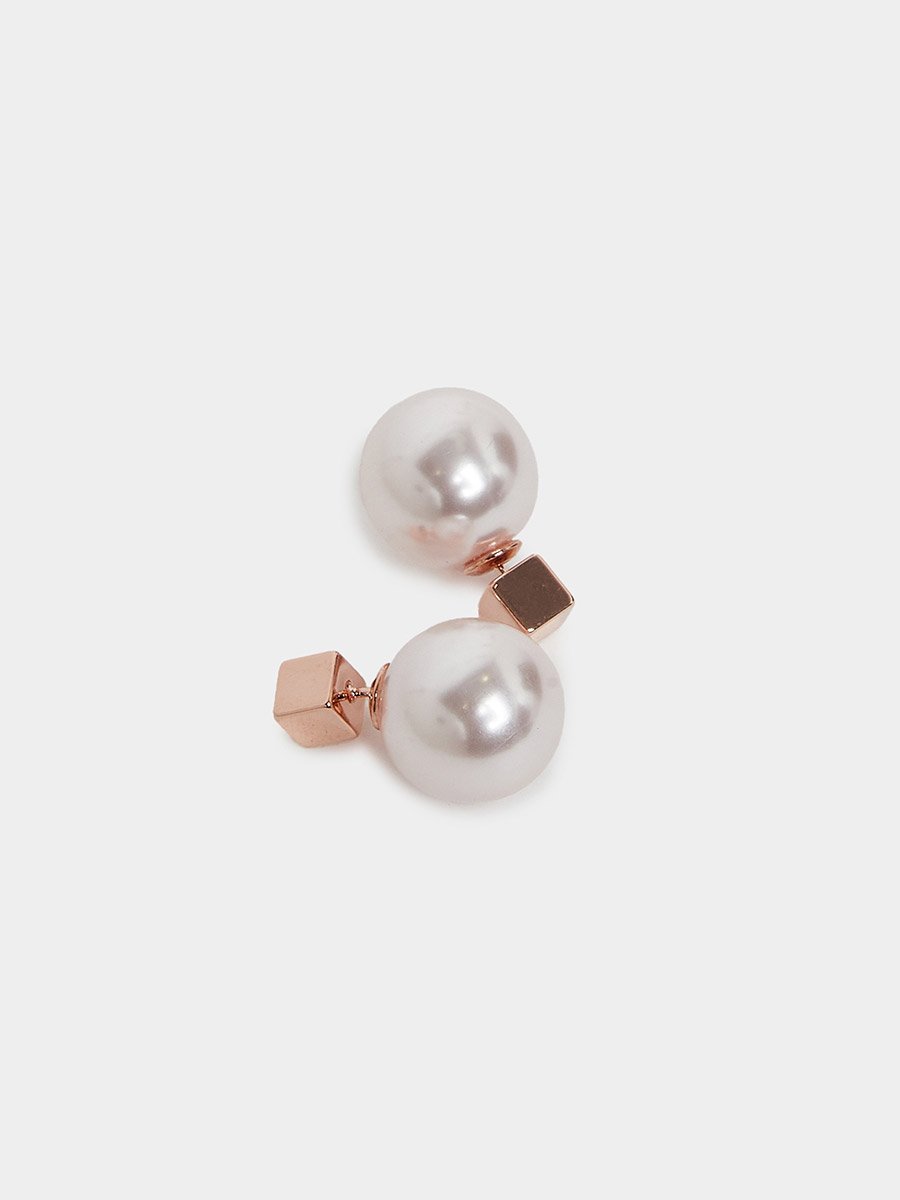 Women Pearl Stud Earrings