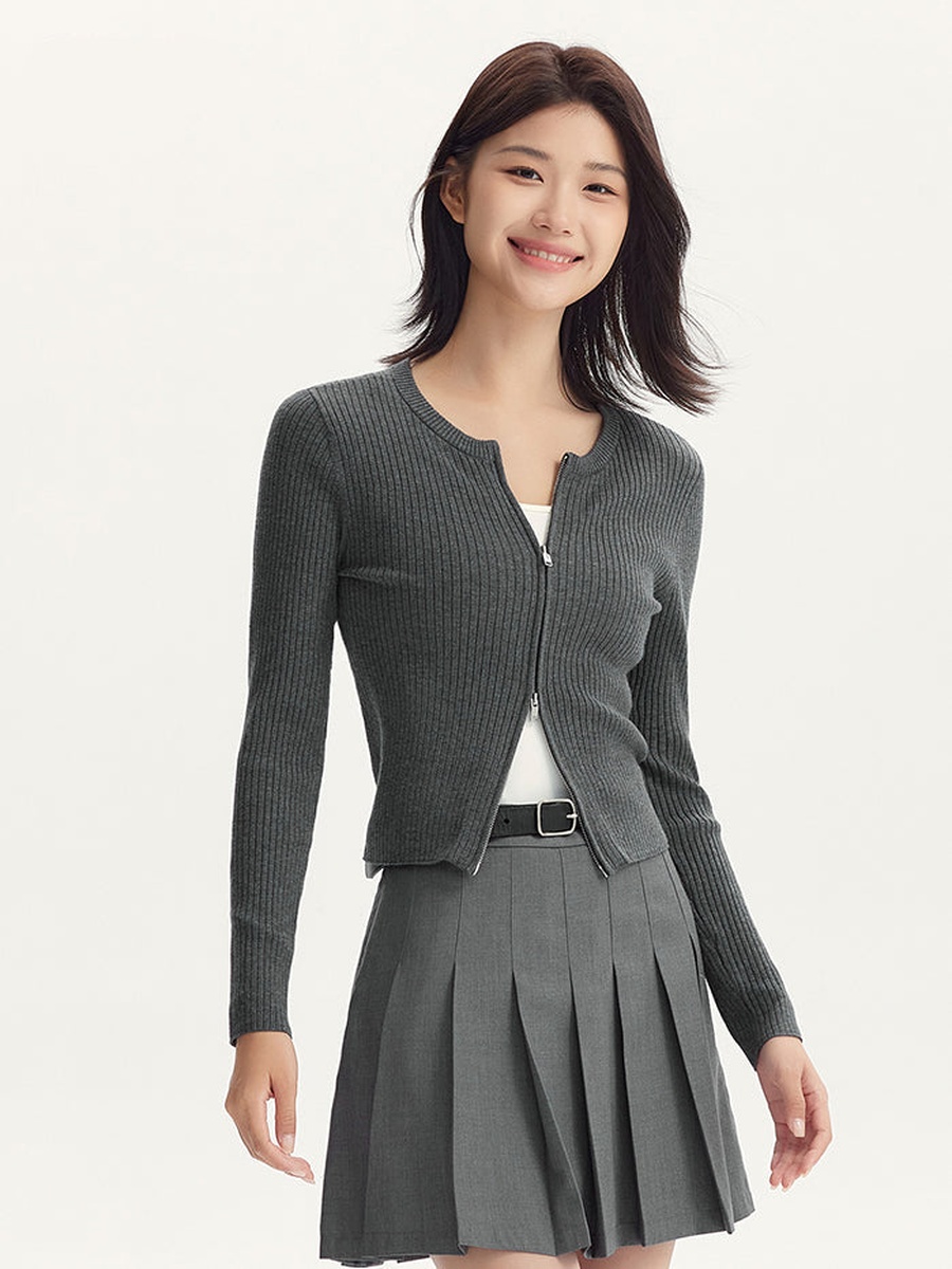 Women Solid Colored Knitted Cardigan