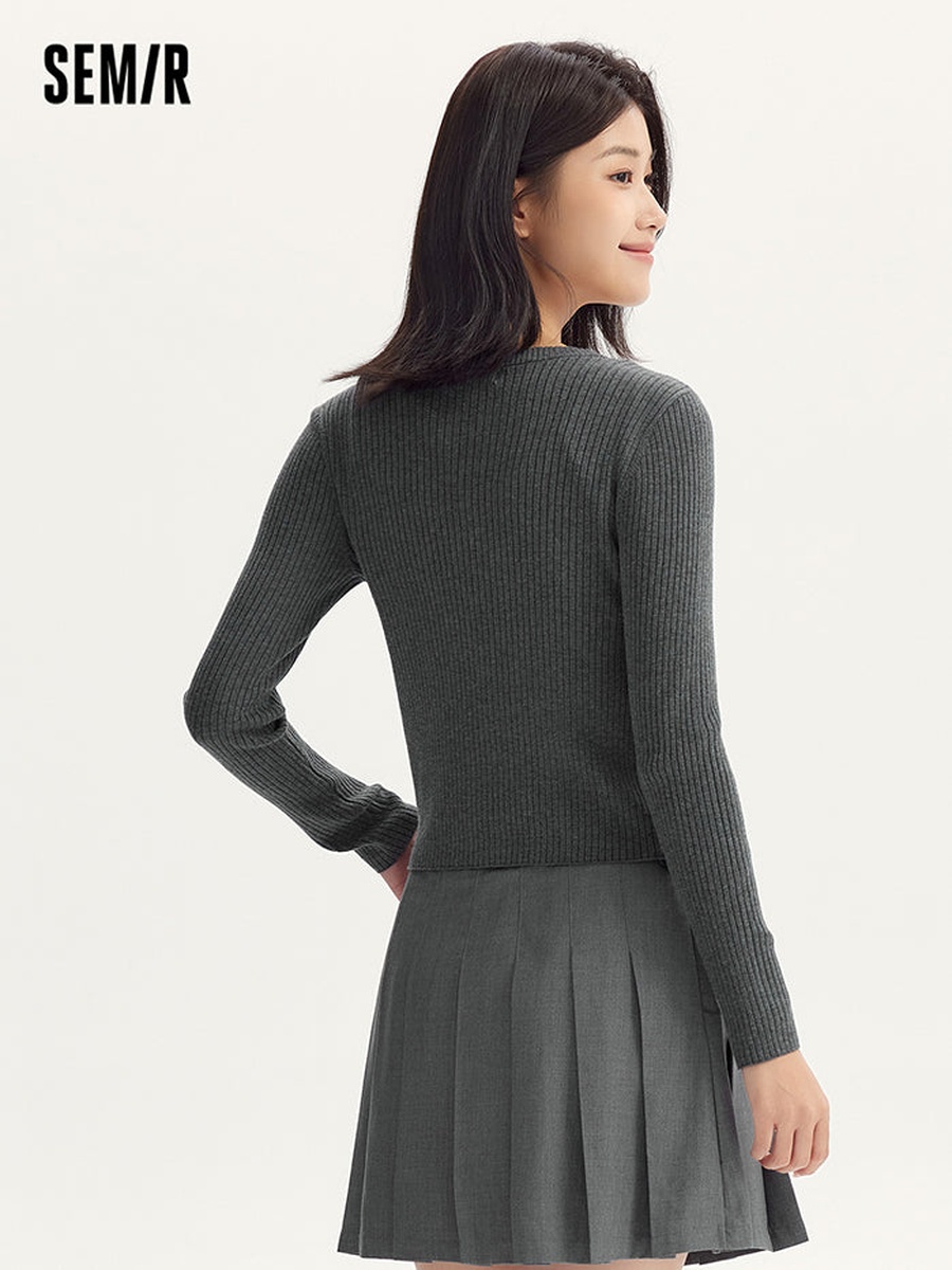 Women Solid Colored Knitted Cardigan