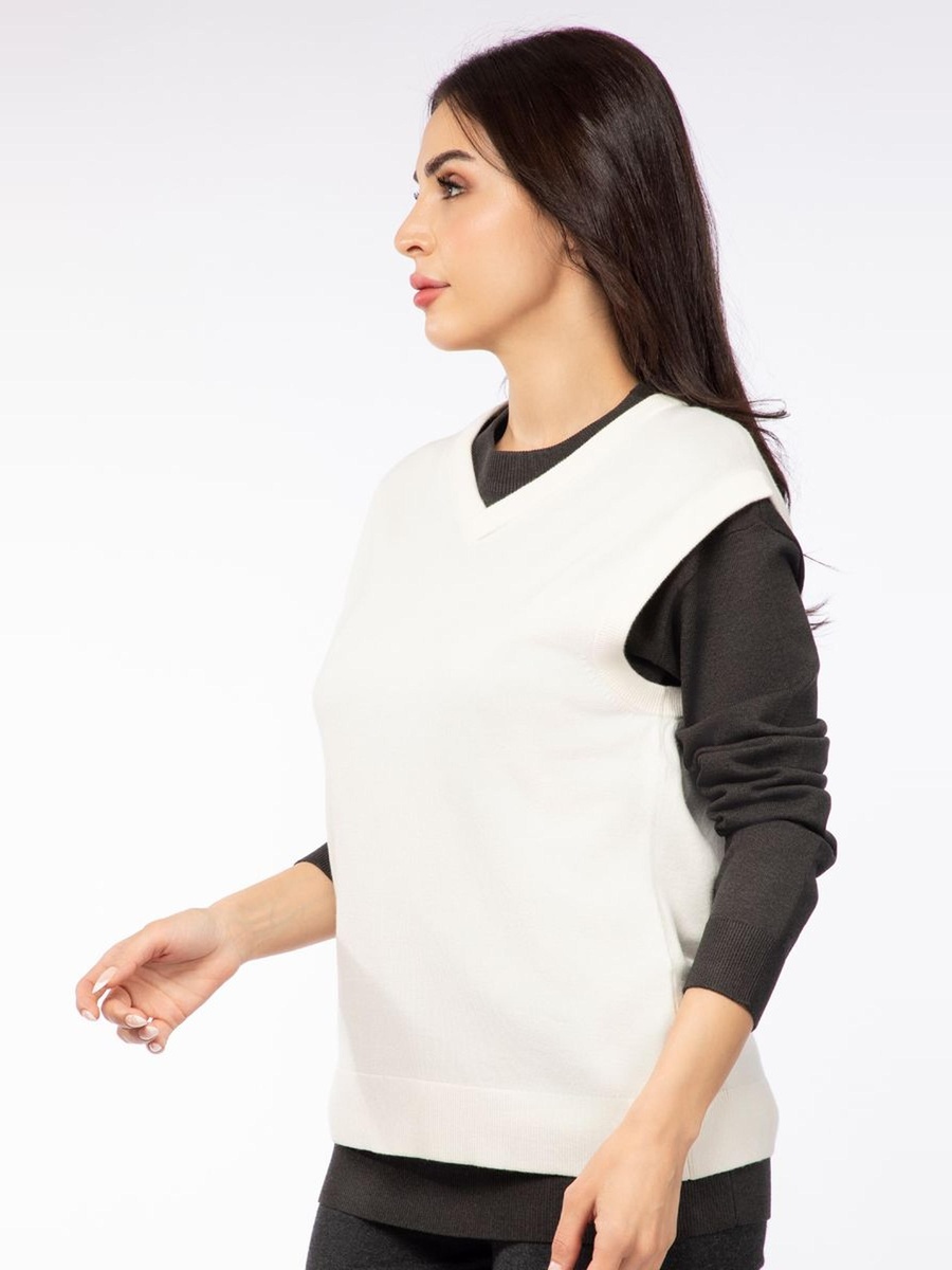 Sleeveless Knitted Sweater