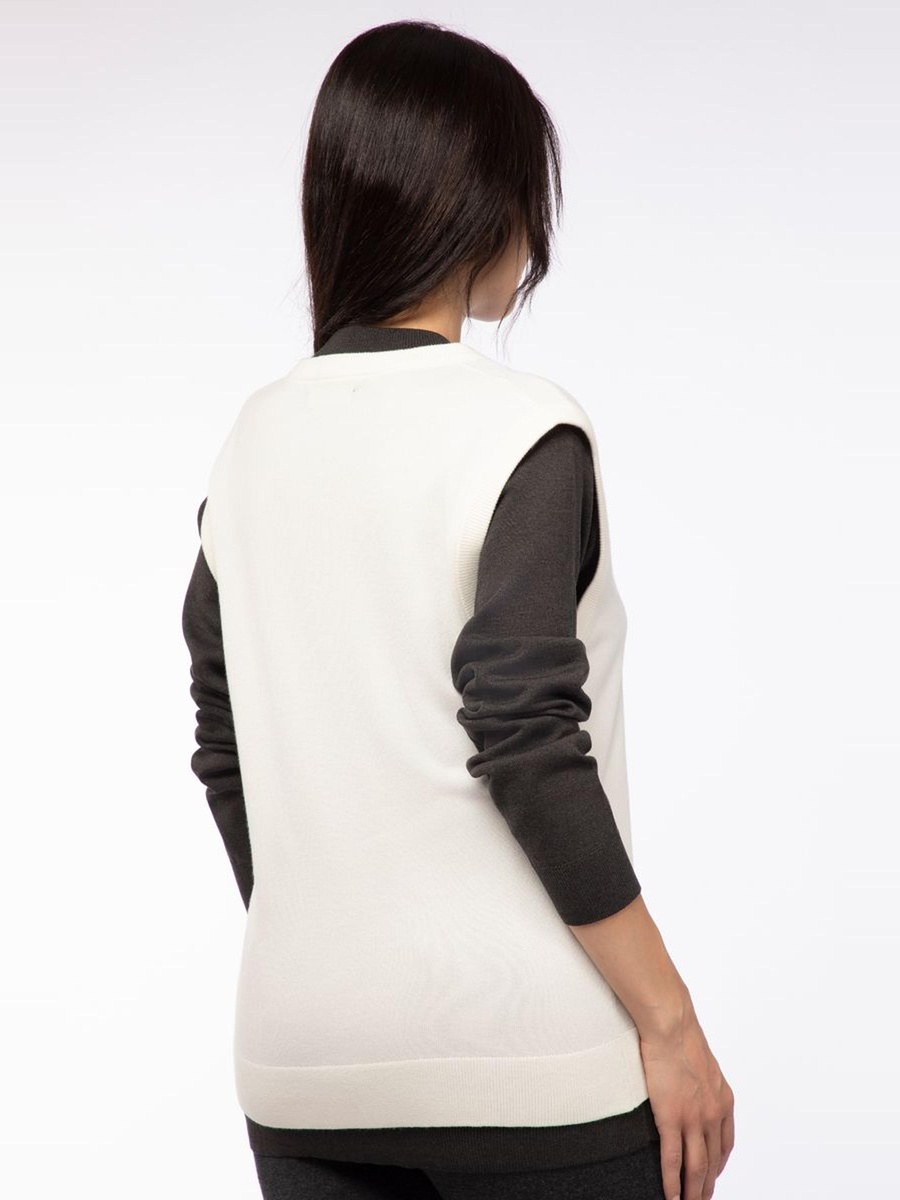 Sleeveless Knitted Sweater