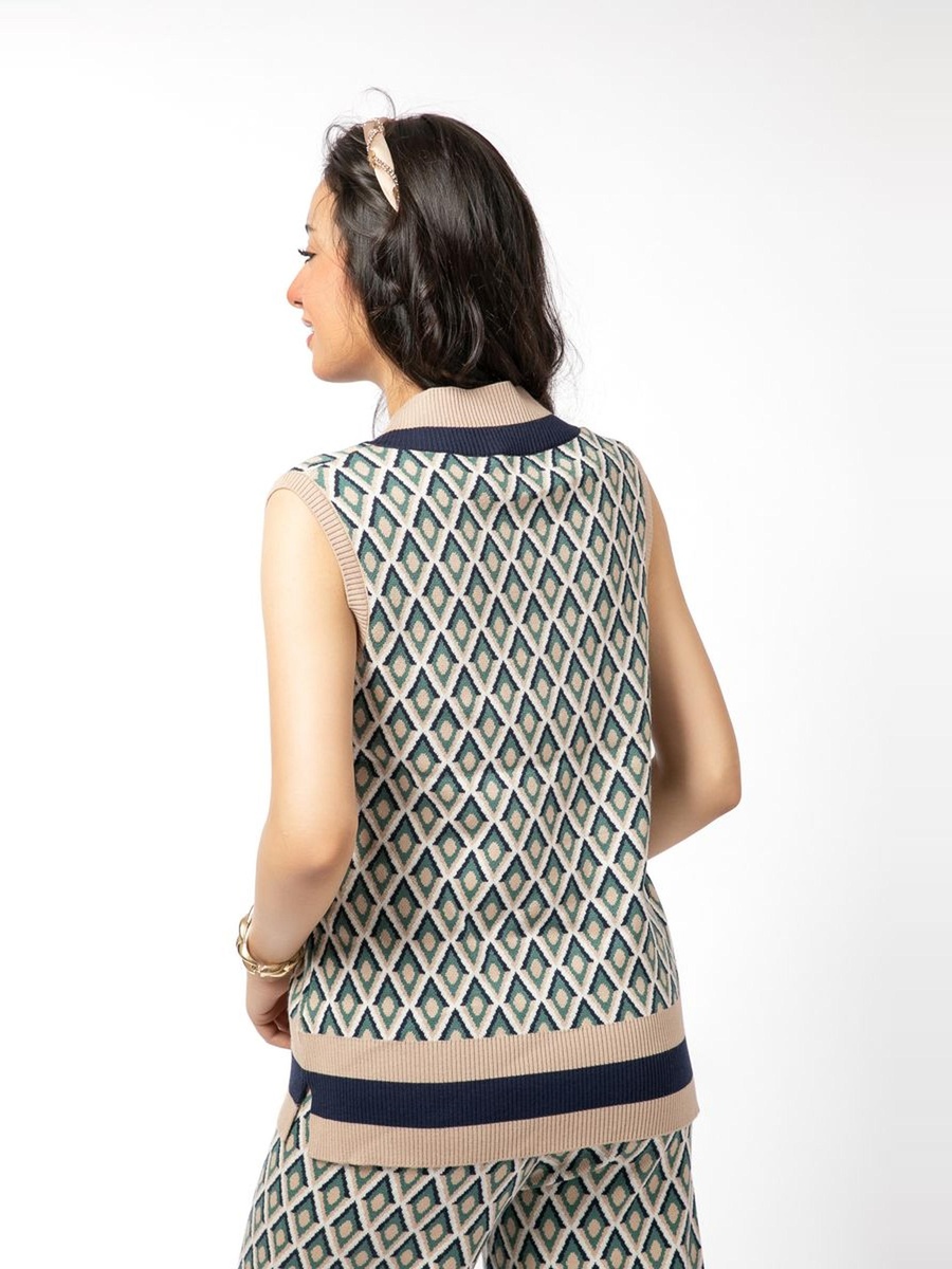 Printed Sleeveless Knitted Sweater