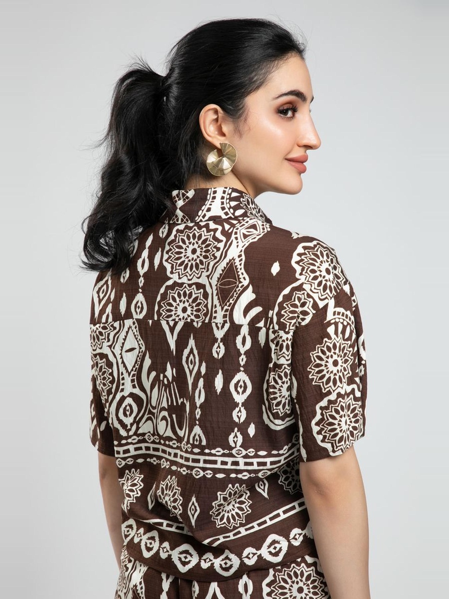 Printed Cropped Shirt with Collar