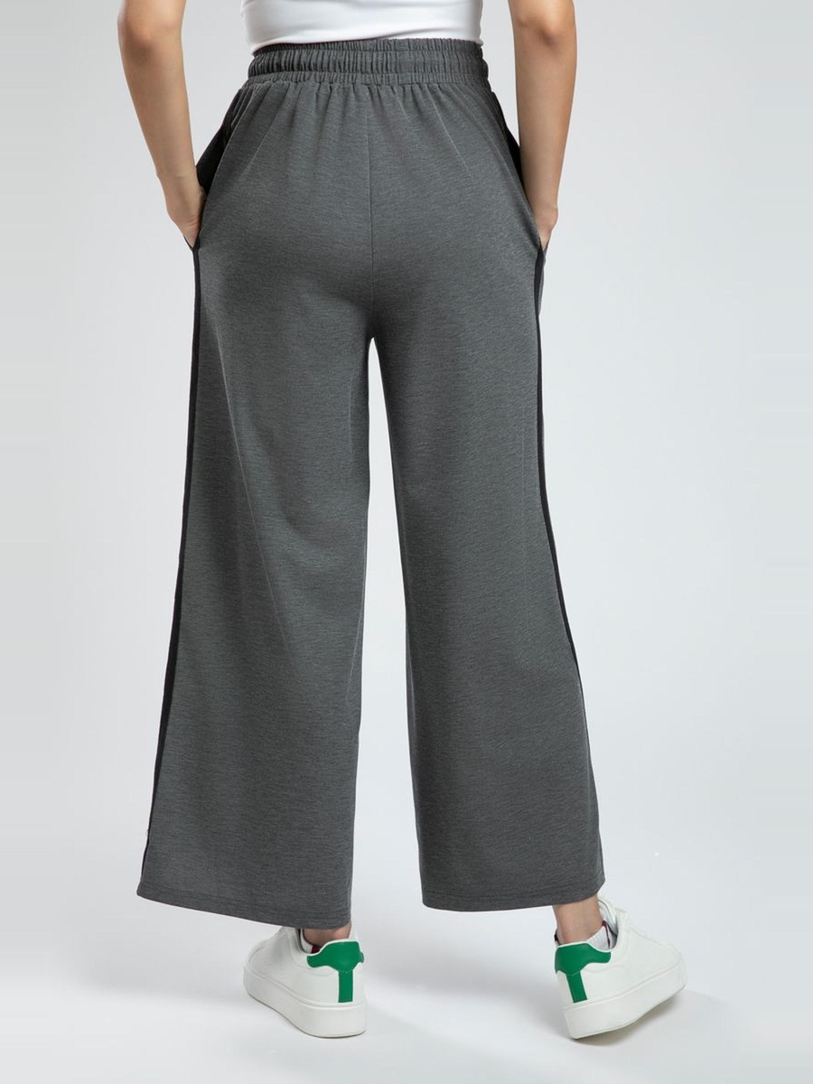 Wide Leg Sweatpants with Side Line