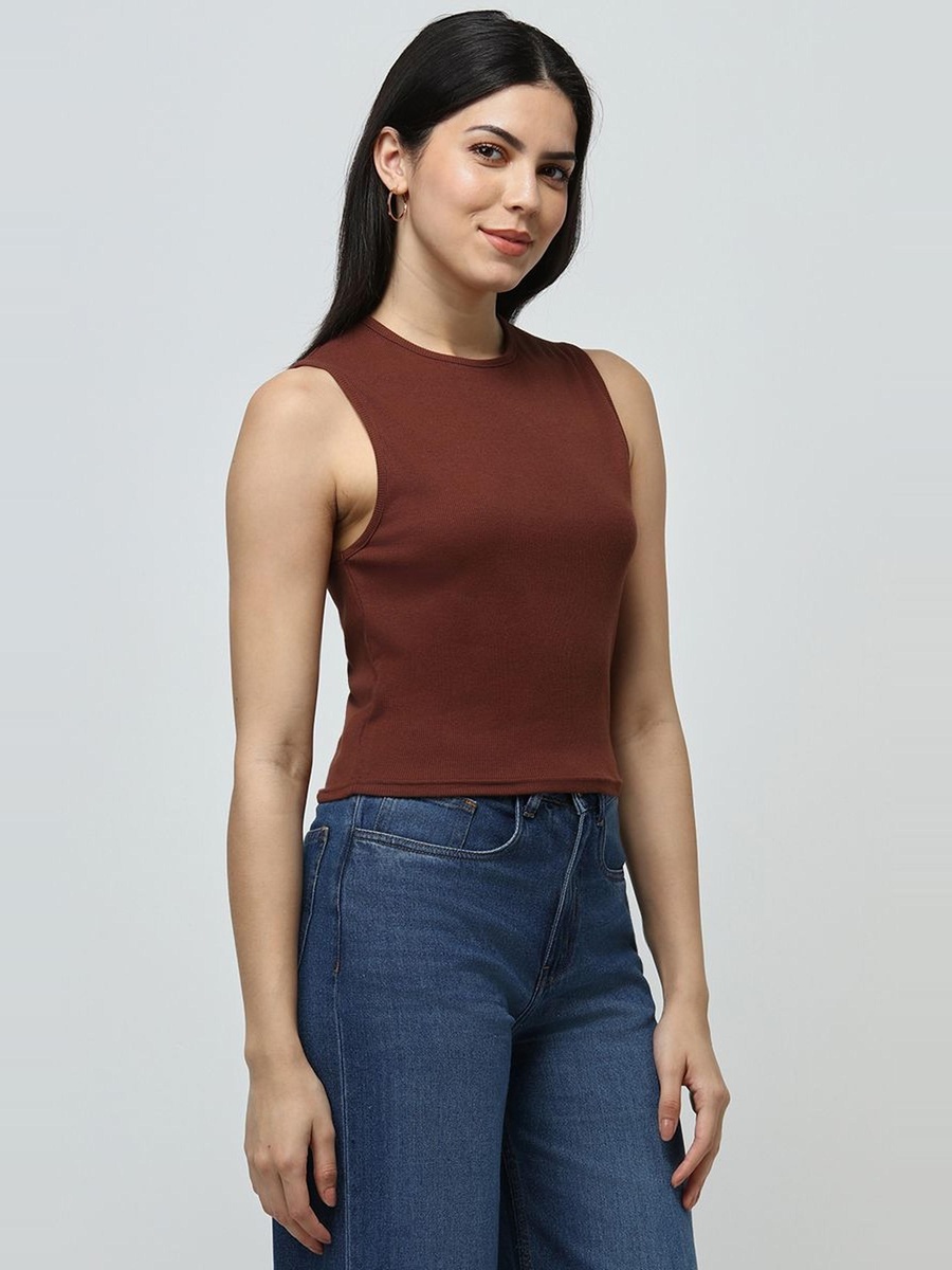 Sleeveless Basic T-Shirt