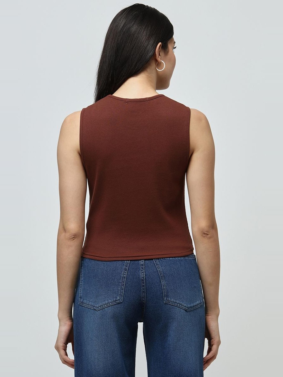Sleeveless Basic T-Shirt