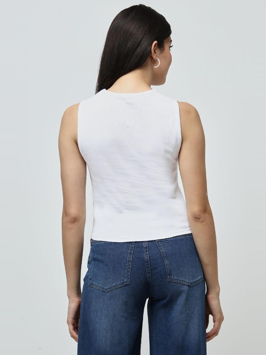 Sleeveless Basic T-Shirt