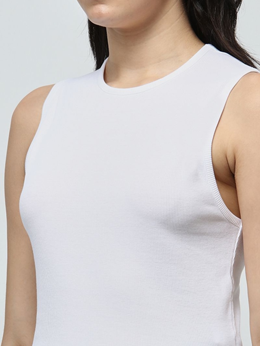 Sleeveless Basic T-Shirt