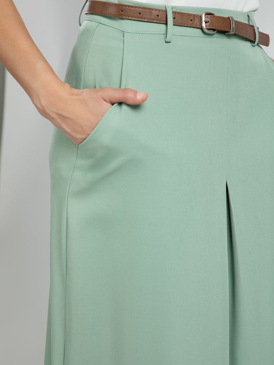 Elegant Midi Skirt with Waist Belt