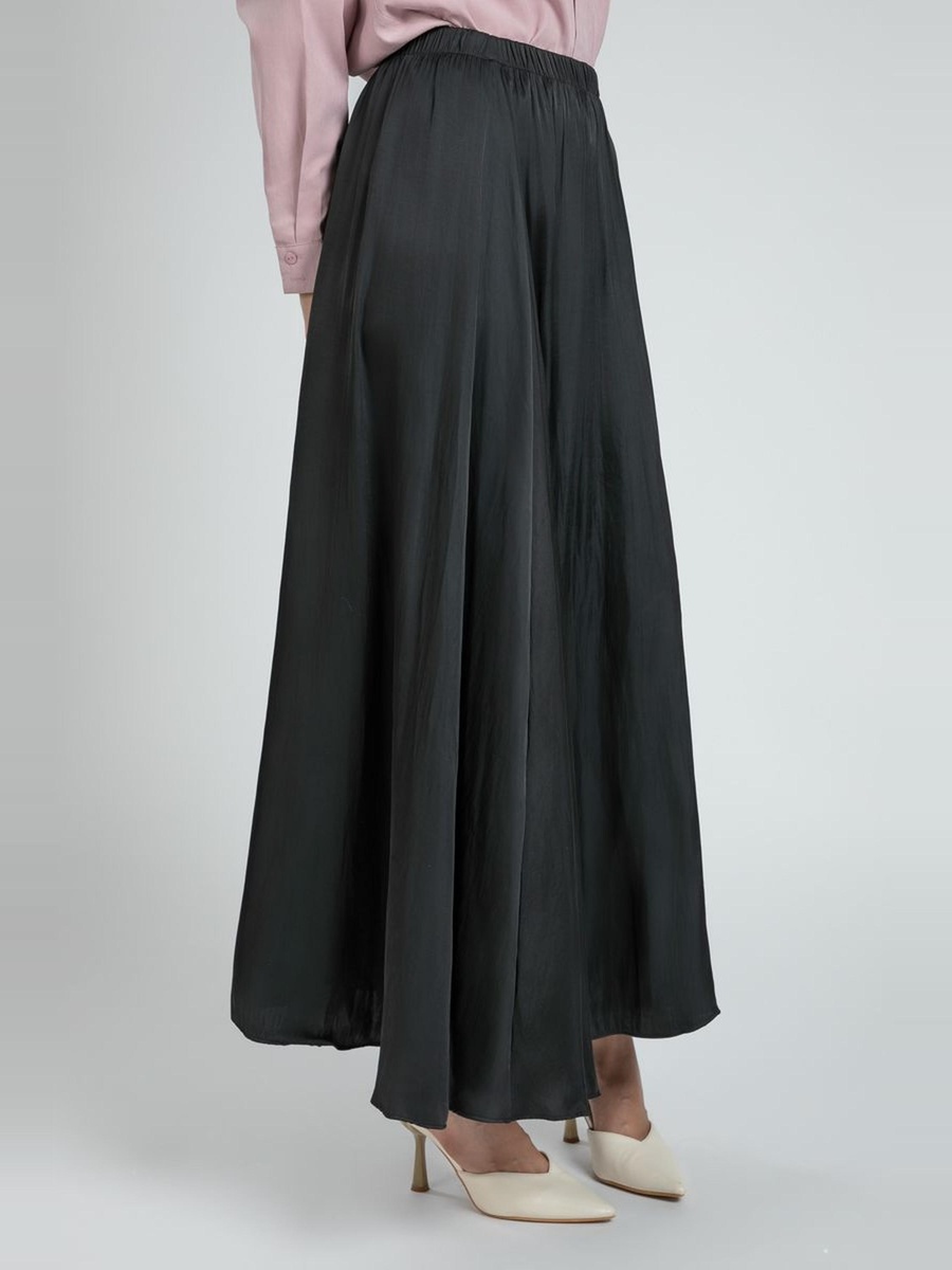 Flowy Maxi Office Skirt with Elastic Waist