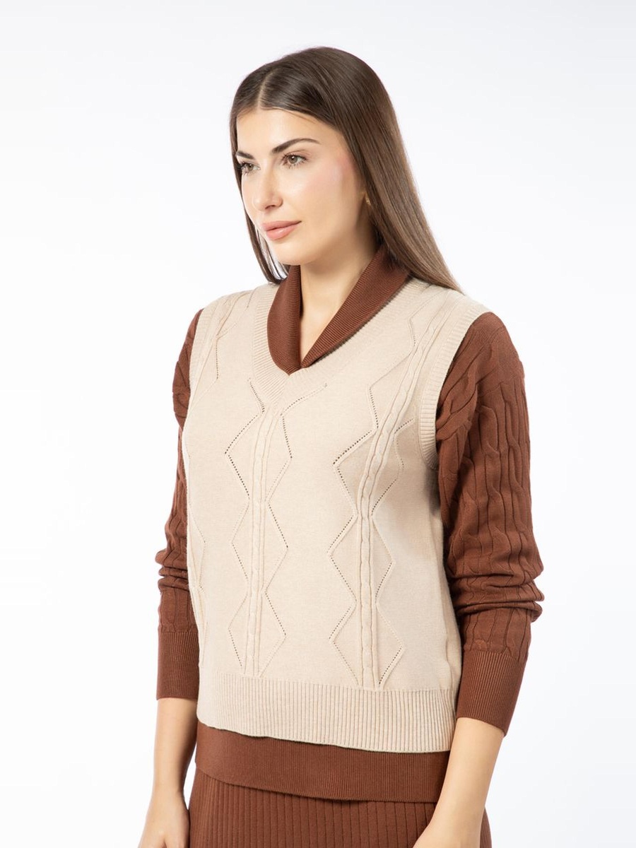 Sleeveless Knitted Sweater with Textured Woven