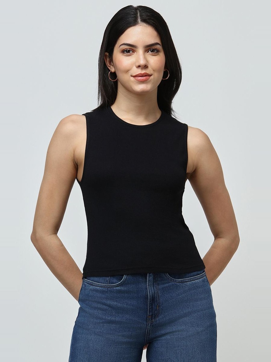 Sleeveless Basic T-Shirt