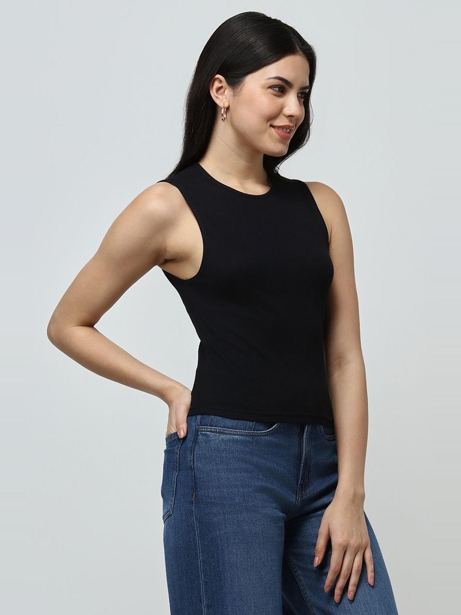 Sleeveless Basic T-Shirt