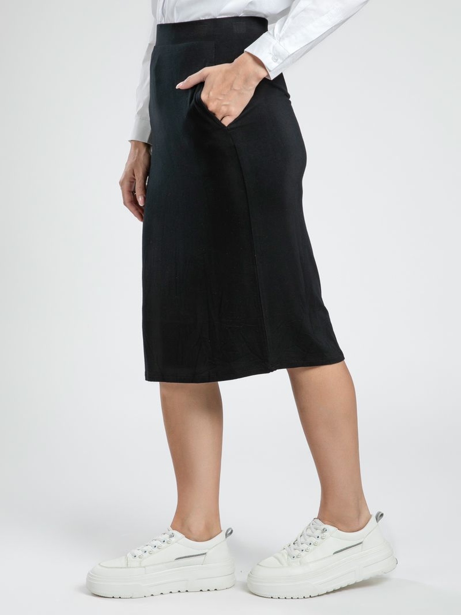 Womens Knee-Length Fitted Skirt with Pockets