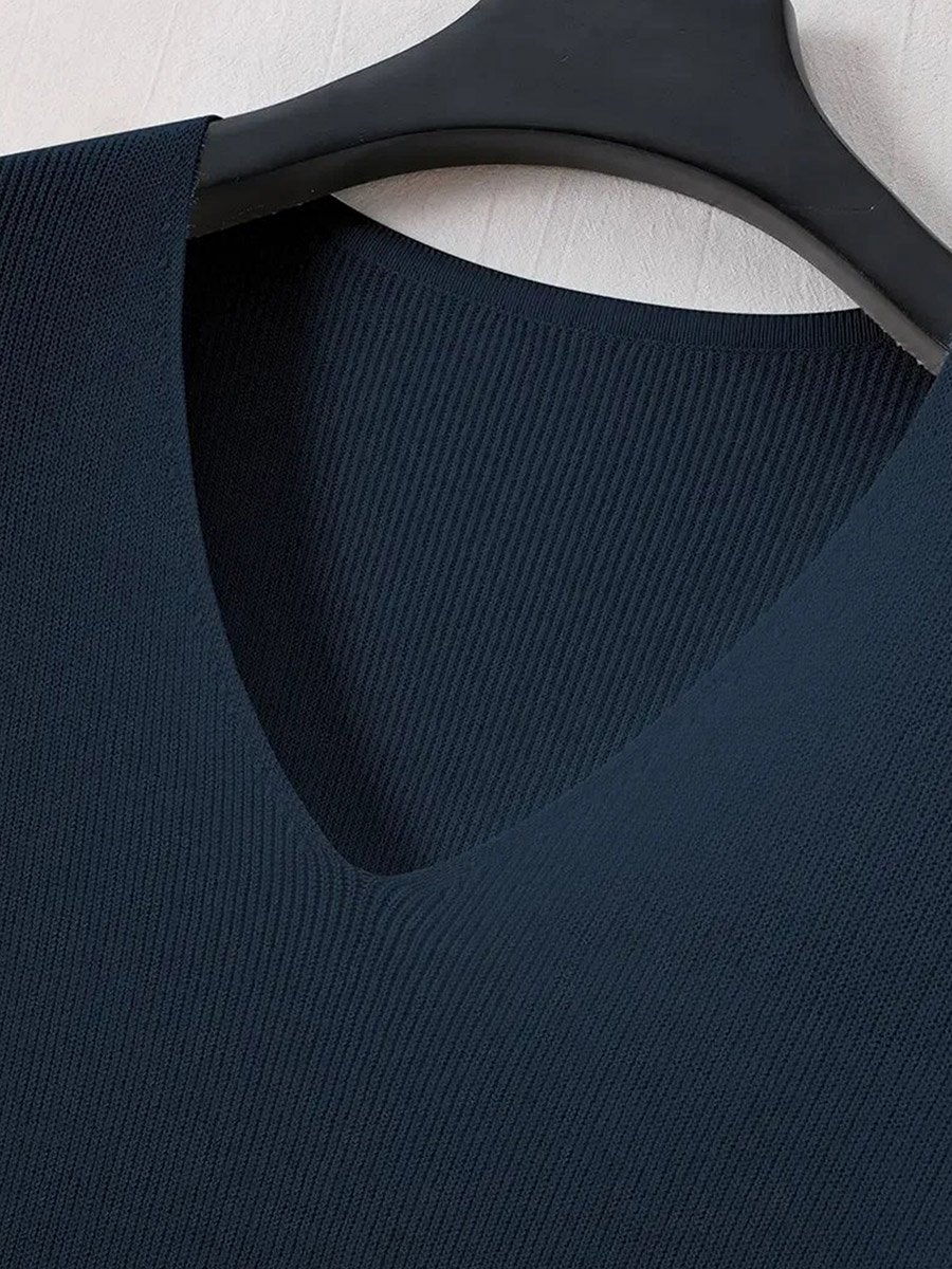 Men Navy Blue Knitted V-Neck T-Shirt