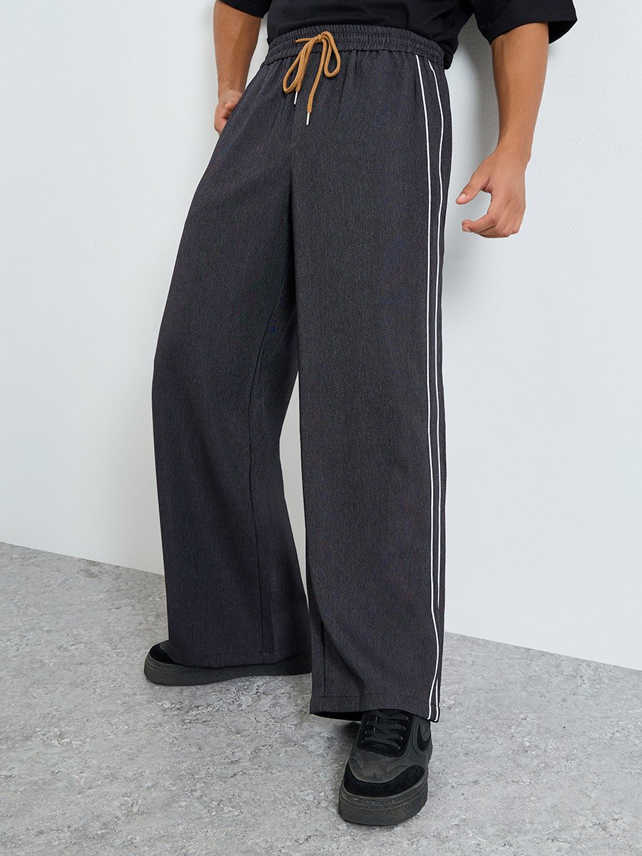 Men Solid Side Striped Drawstring Waist Pants