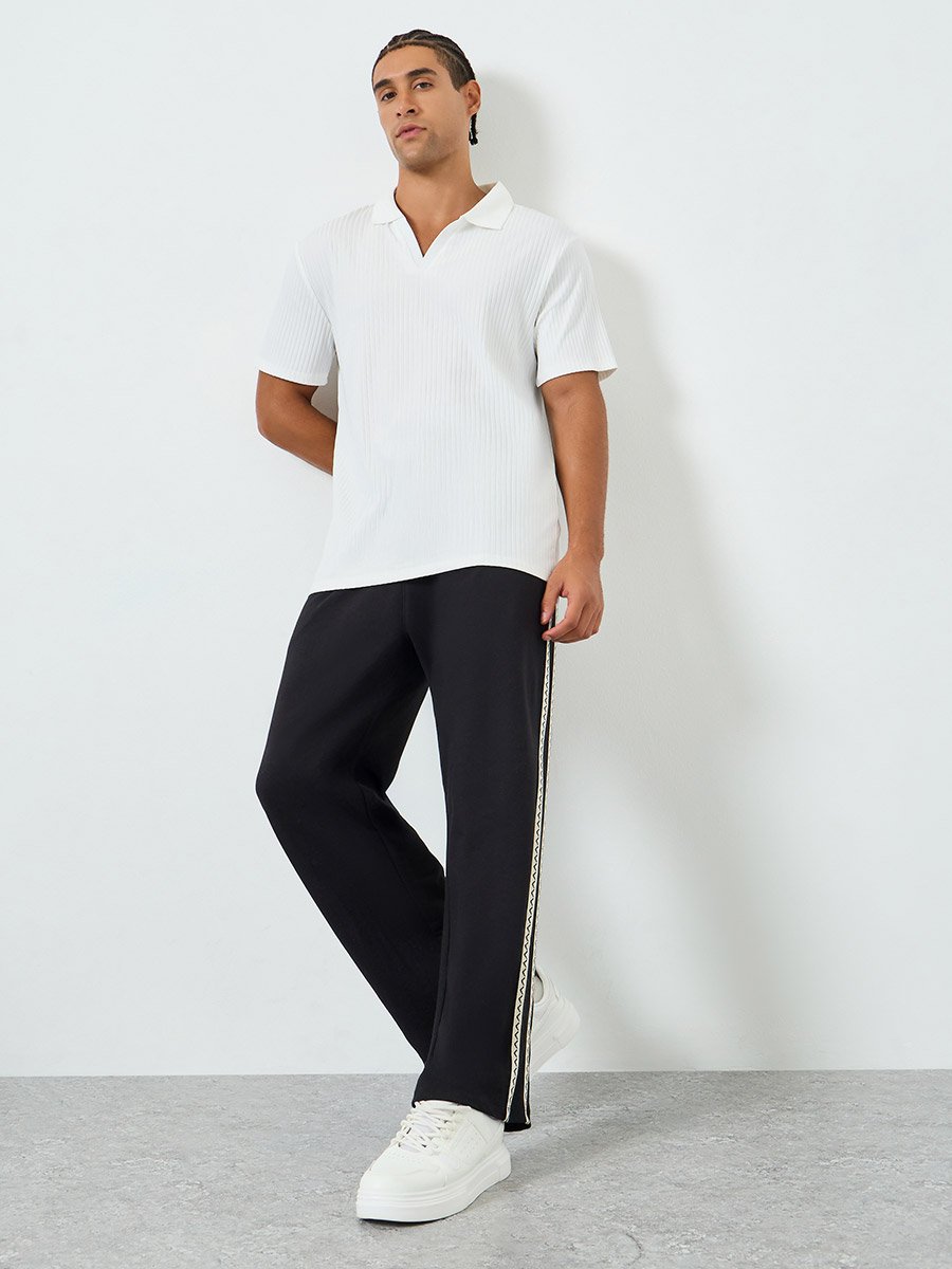 جوغر بقصة واسعة وشريط جانبي بنمط متعرج