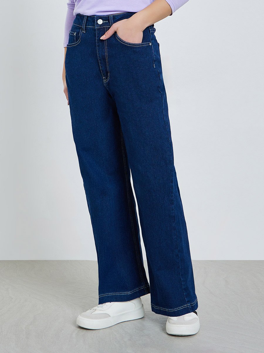 Women Straight Fit Jeans with Pockets