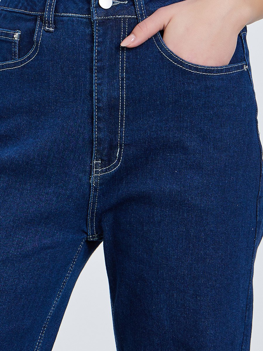 Women Straight Fit Jeans with Pockets