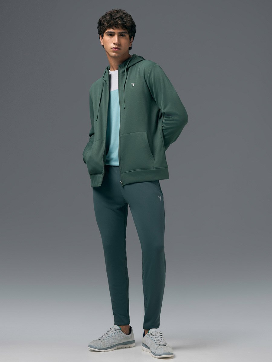 Men Solid Slim Fit Hooded Sports Jacket with TECHNOWARM