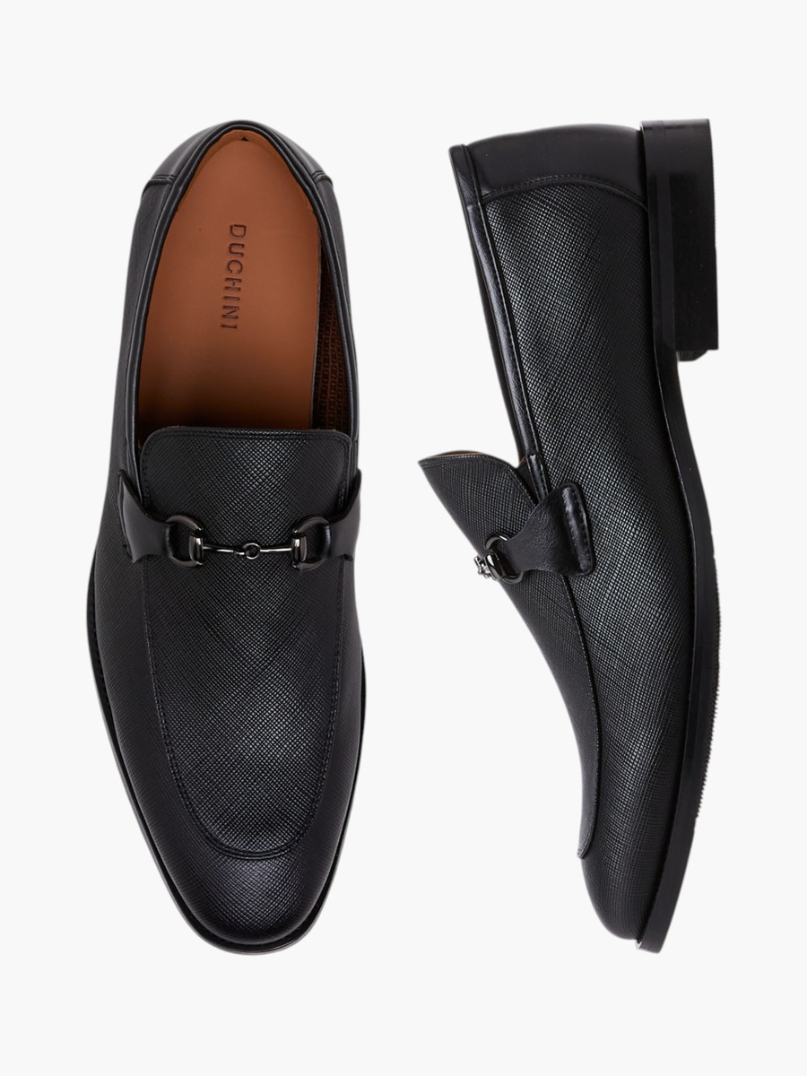 Men Metal Accent Loafers