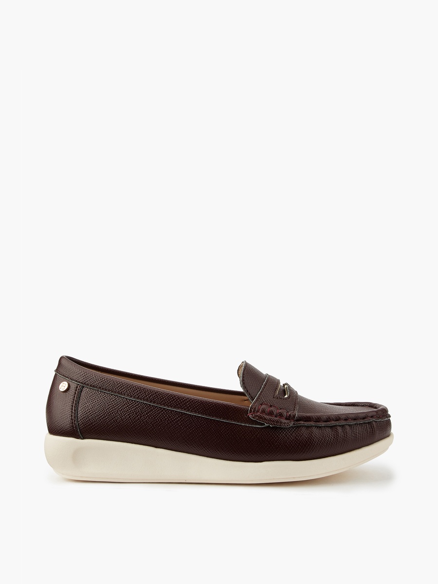 Women Cutout Slip-On Loafers
