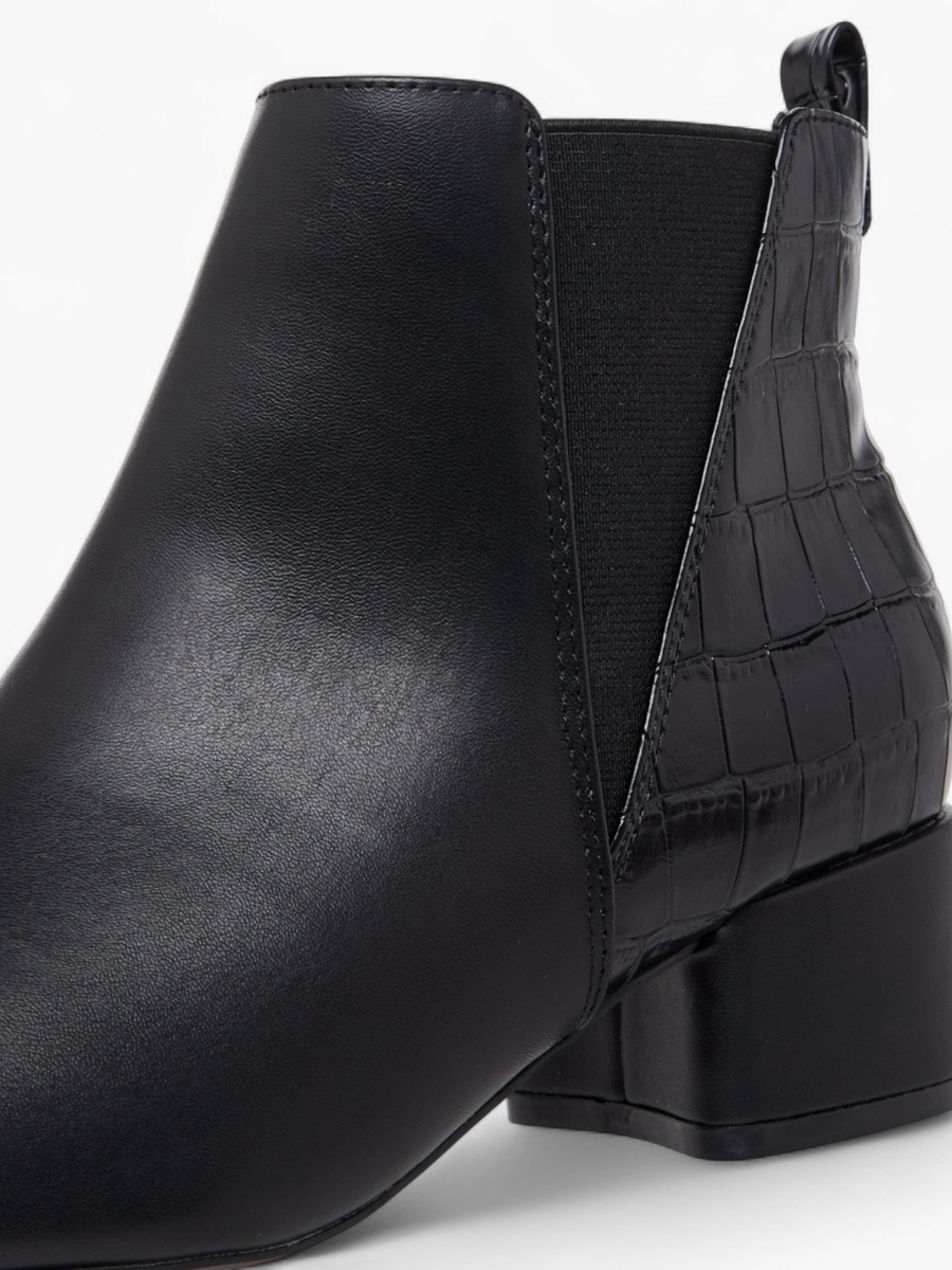 Women Textured Block Heel Ankle Boots