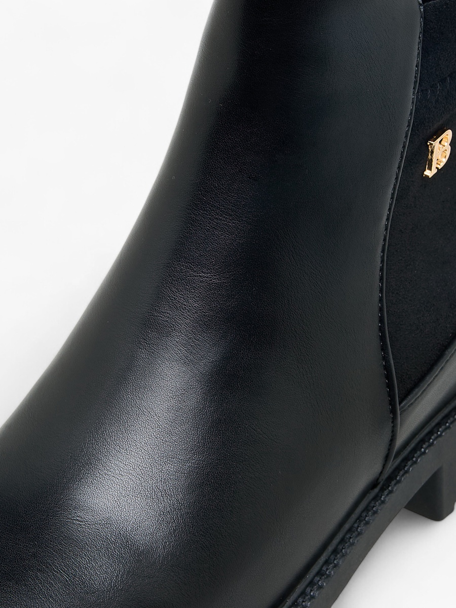 Women Zip Closure Ankle Boots