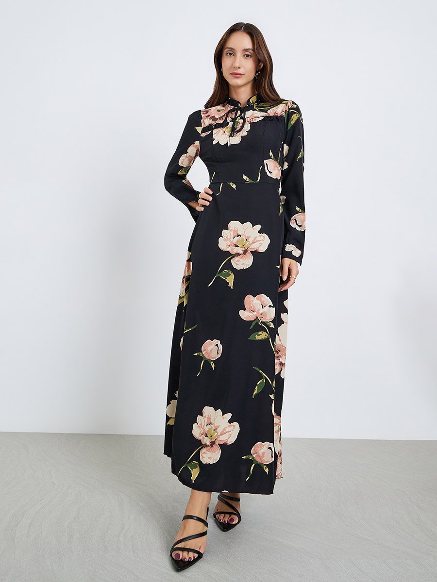 Women Floral Printed Tie-up Neck Maxi Dress