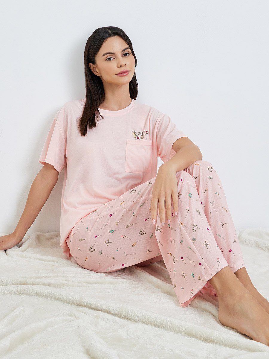 Women Pink Graphic Print T-Shirt and Pyjama Set