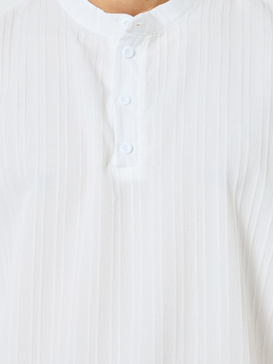 Men White Textured T-Shirt and Shorts Co-Ords