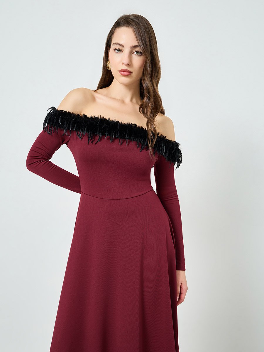 Women Off-Shoulder Maxi Evening Dress with Faux Fur For Women at Bahrain |  Styli